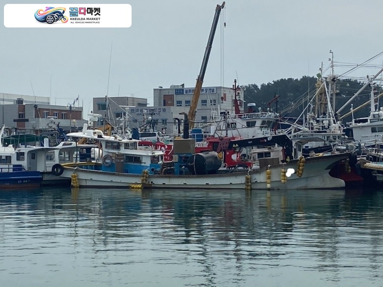국산기타 작업선 2010년식 가두리양식장 크레인 어장관리선 판매합니다.  (활어시설.사료 프레스. 컨베이어 있고 기름탱크 올스텐 ...