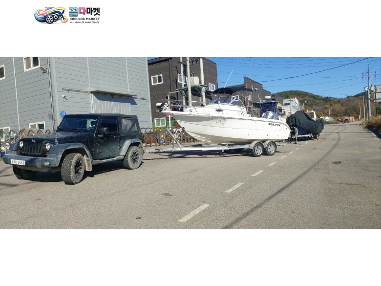 씨폭스 216 WA 2005년식 씨폭스 21피트 혼다225마력 2014년식  상태 좋고 파워 넘침니다.상태 깨끗