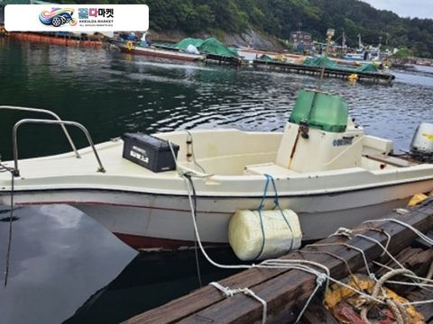 국산기타 낚시보트 2010년식 레져선 1.07톤 선외기 90마력 판매합니다.