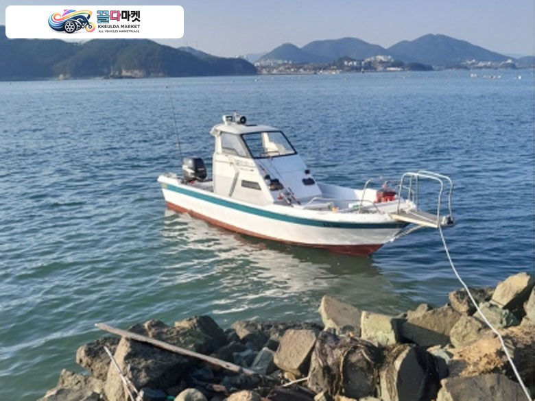 국산기타 낚시보트 1995년식 레져선 1.46톤 선외기 115마력 판매합니다.