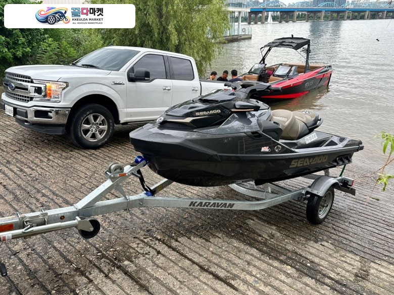 씨두 GTX 리미티드 2022년식 씨두300GTX리미티드 12시간미만주행 완전새것 카라반포함 가격입니다.
