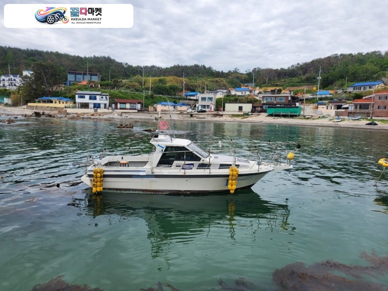 수입기타 낚시보트 1997년식 레져선 FR27 3.57톤 선내기 판매합니다