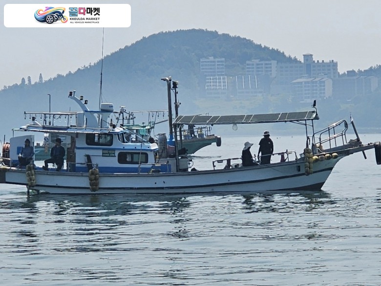 국산기타 어선 2016년식 경남 3.30톤 연안복합허가 낚시어선 판매합니다.