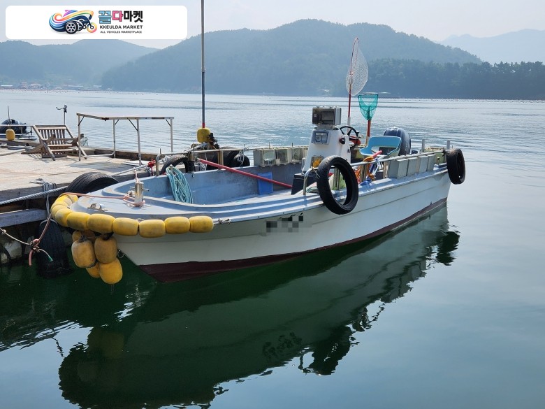 국산기타 낚시보트 2020년식 19피트(0.88톤) 선외기 레저선(레저등록) 판매합니다..