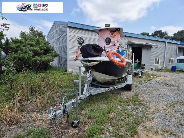 국산기타 낚시보트 2018년식 네이처 19피트 FRP보트 판매합니다. 