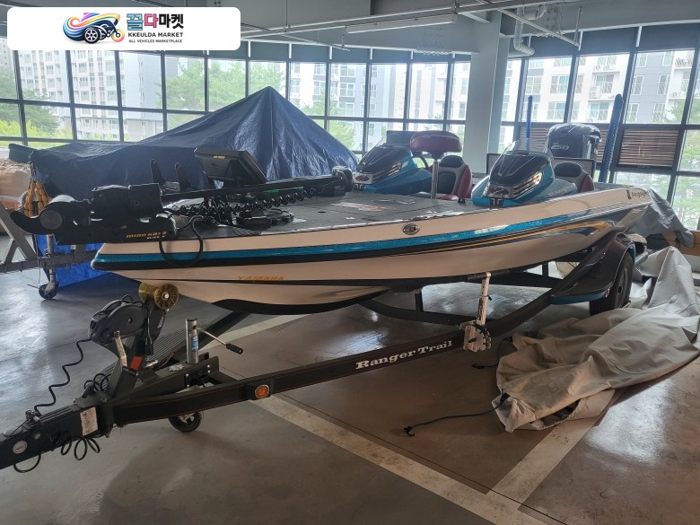 레인저 518 VX 2015년식 레인져 낚시보트 팔아요.