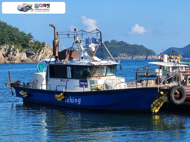국산기타 어선 2010년식 경남4.98톤 연안복합허가 낚시어선판매합니다.