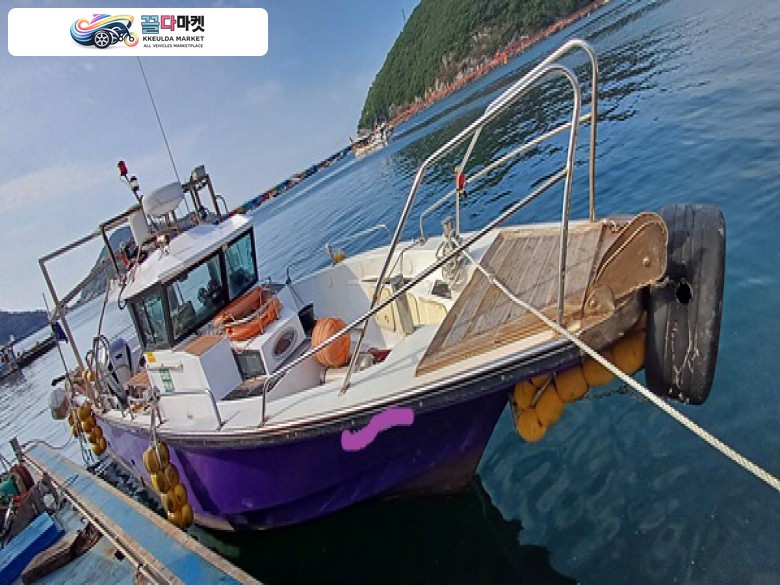 국산기타 어선 2012년식 *가격 대폭인하 + 추가인하* [스킨스쿠버 / 낚시어선] 경남, 3톤 연안복합 , 트윈엔진 어선 매도