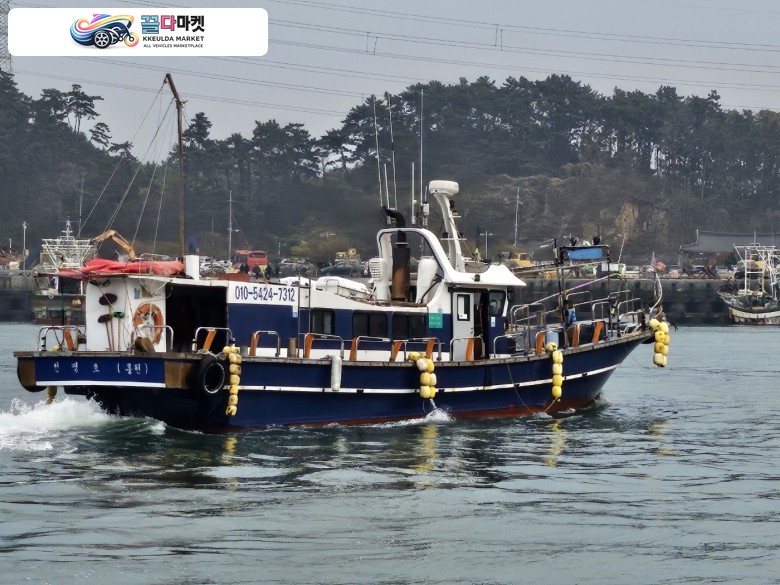 국산기타 어선 2012년식 충남 서천군 홍원항 12년식 자망복합허가 9.77톤 개방검사완료 낚시어선 판매합니다