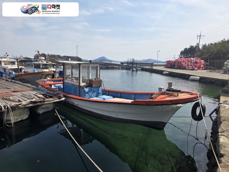 국산기타 어선 2000년식 무등록선 선내기 판매합니다.