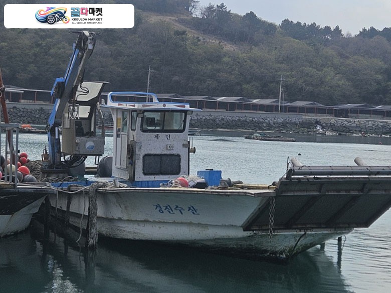 국산기타 작업선 2011년식 7톤 크레인배