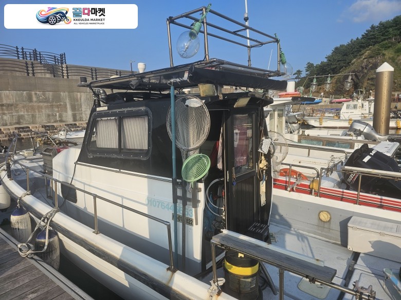 야마하 UF 30 2000년식 uf30이상으로 뒷부분 확장 까지한 보트 판매 합니다.
