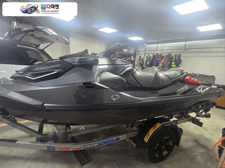 씨두 RXP X 300 2022년식 2022 씨두 RXT-X 300 3인승 차콜 – 300마력의 괴물급 퍼포먼스, 완벽한 컨디션