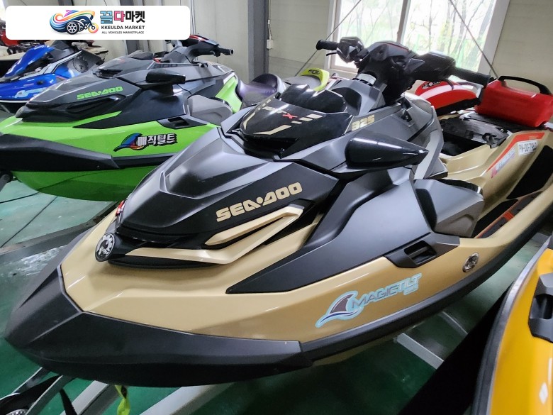 씨두 RXT X 325 RS 2025년식 -매직틸트 레져-2025년 씨두 RXT X 325 RS SS-12시간사용 -국내 최초 매물-새제품과 동일-