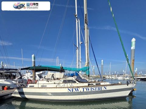 베네토 OCEANIS 42 1995년식 대항해용 센터콕핏 희귀매물 입니다.