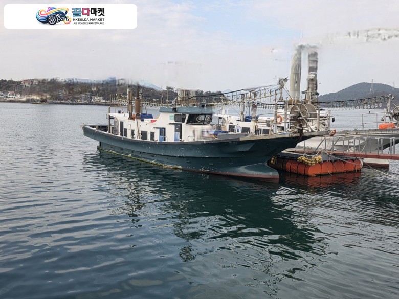 국산기타 어선 2022년식 경남 9.77톤 연안복합허가 낚시어선 판매합니다.