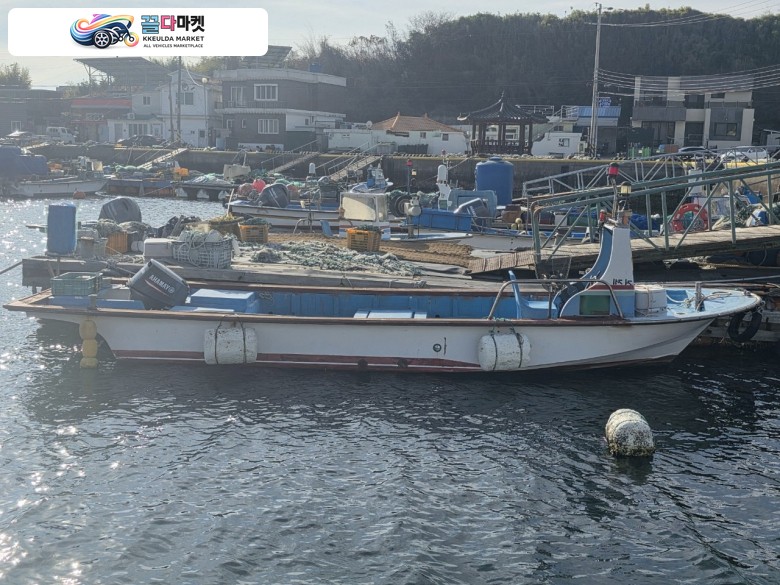 국산기타 어선 1997년식 어선.어장관리선 0.82톤 선외기 60마력 판매합니다. (전국가능.선적증서있음)