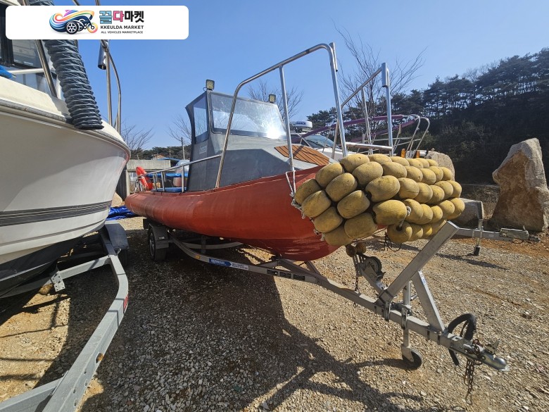 국산기타 낚시보트 2023년식 2023년식 21피트 불침선 보트 몰드만 판매합니다.