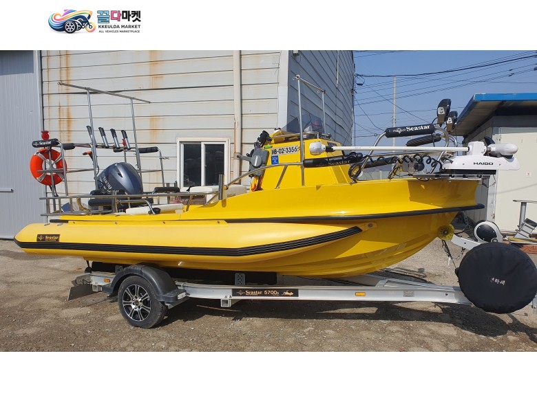 국산기타 콤비 2024년식 SEASTAR425T 풀옵션 보트 판매합니다