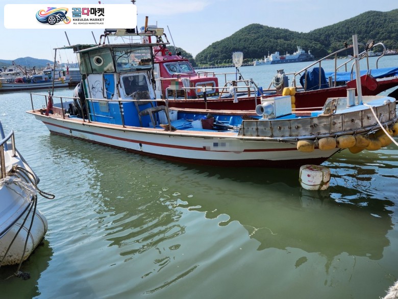 국산기타 낚시보트 2013년식 1.15톤(30피트)선외기 레저선(레저등록) 판매합니다(판매완료)..