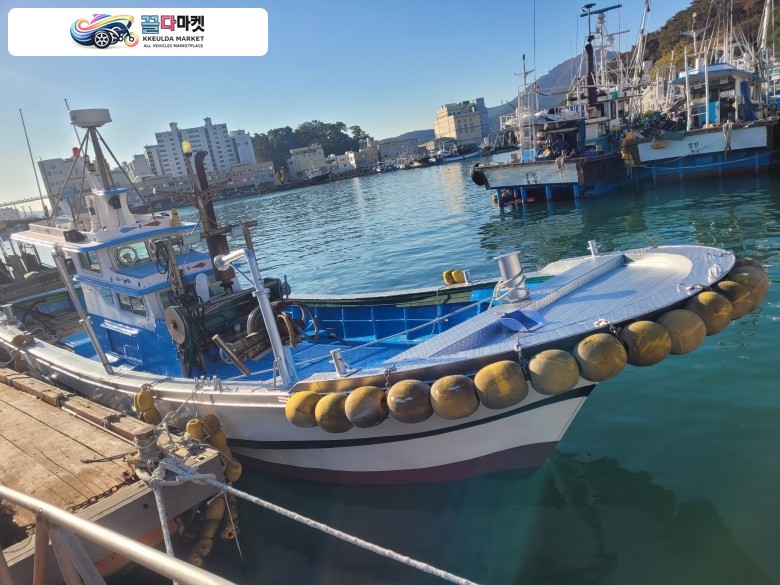 국산기타 어선 2017년식 3.56톤 연안통발 어선입니다