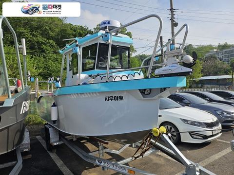 국산기타 낚시보트 2025년식 20피트 알루미늄하우스보트 신품급보트 야마하 국내정식 130마력 56시간 전자장비풀옵션 조타석낚시가능...