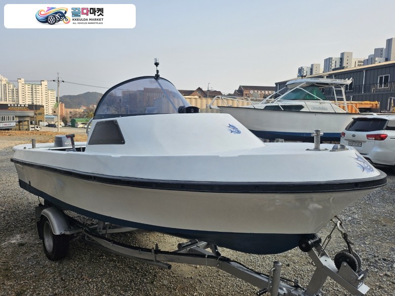 국산기타 레져형보트 2001년식 17ft 레저보트 (YAMAHA 2ST 60마력) 판매합니다.