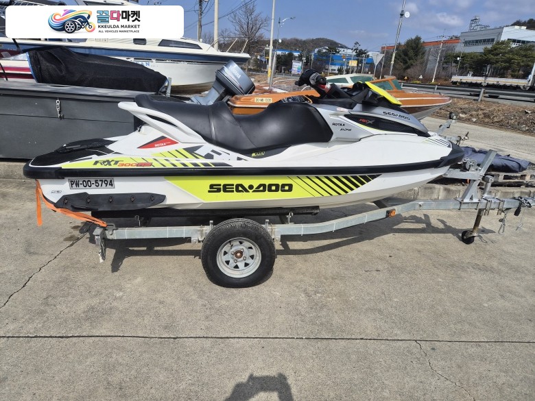 씨두 RXT X 300 RS 2016년식 Sea-Doo RXT 300  3인승 판매합니다