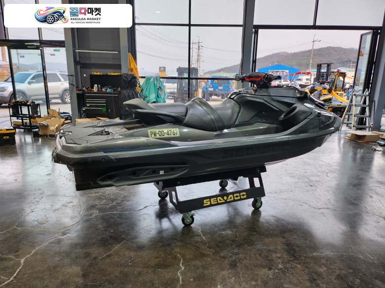 씨두 RXT X 300 RS SS 2022년식 -매직틸트 레져- 2022년식 씨두 RXT X 300RS SS 몰더 판매 합니다.-사진 참조-사-몰더 상태깨끗-