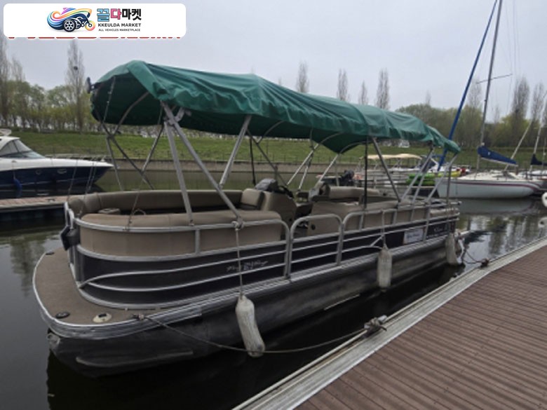 트랙커 존보트 2017년식 Suntracker Party Barge 24, 썬트랙커 파티 바지 24