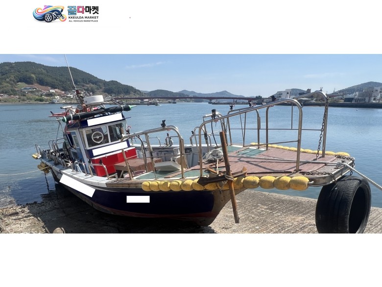 국산기타 어선 2019년식 3.00톤 경남 연안복합 낚시어선 매매 (쌍발 엔진 장착)