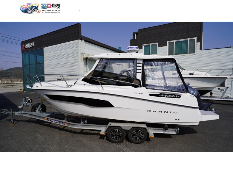 카닉 CS 700 HT 2024년식 국내 스타일에 잘 맞는 유럽 하드탑 보트!  2024년형 카닉 CS700 HT [스타보트]
