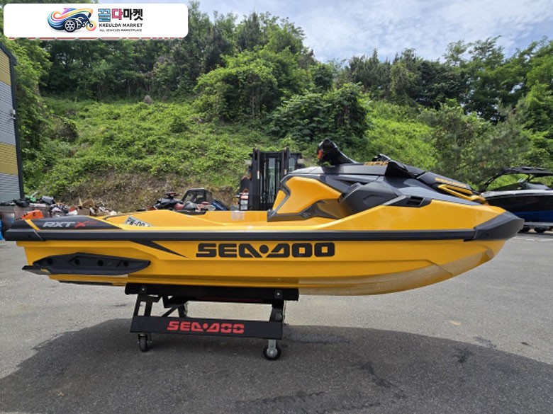 씨두 RXT X 300 RS 2023년식 씨두 RXT 300 중고 23년식 24시간 주행 완벽한 상태! 충주 성훈모터스에서 만나보세요.