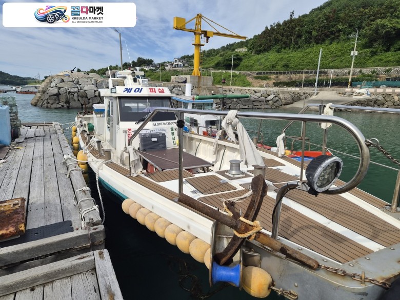 국산기타 어선 2021년식 전남 연안복합 3톤 혼다 250마력 선외기 판매합니다.