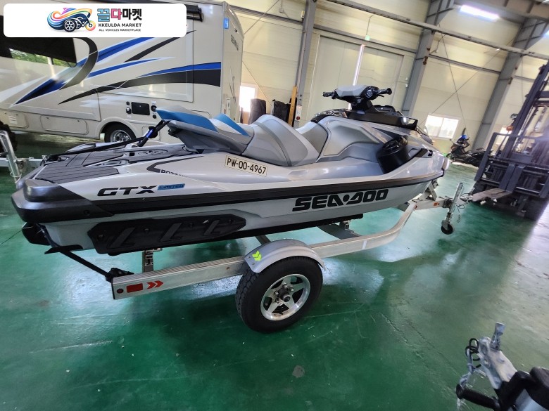 씨두 GTX LTD 300 SS 2021년식 ★★매직틸트 레져★★2021년 씨두 GTX LTD 300 SS 리미티드 판매**63시간사용**상태깨끗**신형계기판★