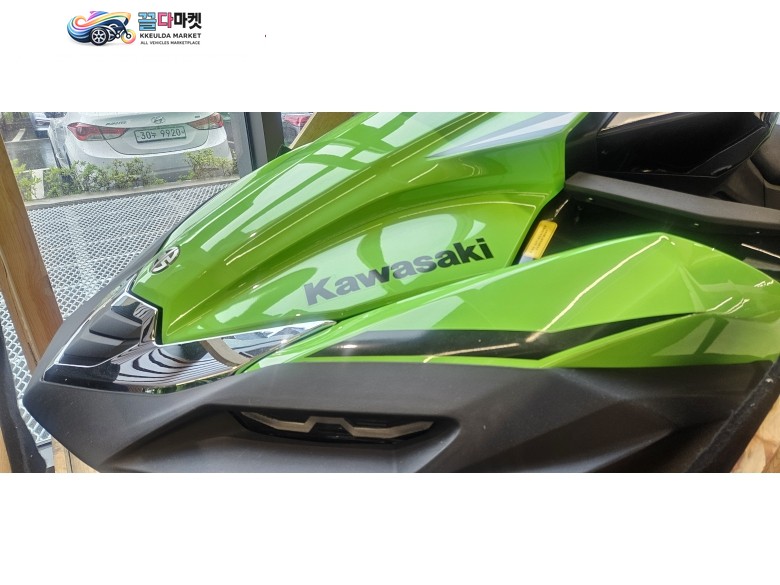 가와사키 울트라 310 LX 2025년식 럭셔리 스포츠 제트스키   KAWASAKI JET SKI ‘ULTRA 310 LX-S’