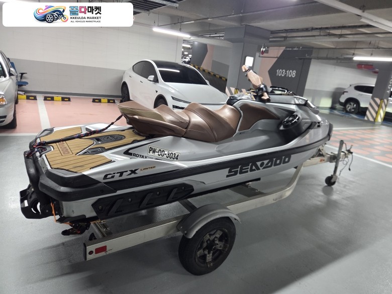 씨두 GTX LTD 300 SS 2019년식 19~20년씩 씨두(Sea-Doo) GTX 리미티드 300 - 최상의 관리 상태