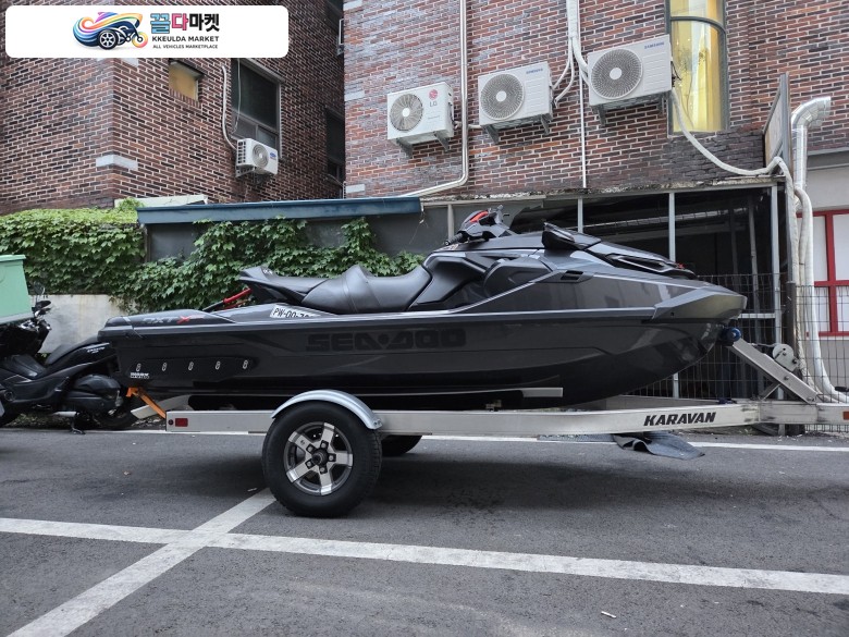 씨두 RXT X 300 RS 2023년식 최상급 상태의 RXT300 3인승 29시간