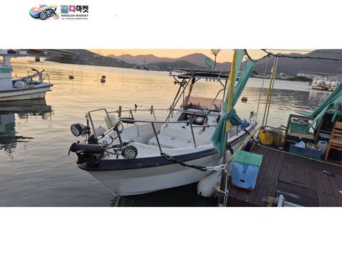 닛산 UF 23 1996년식 전투낚시 최적화 UF23 선외기 보트 팝니다.