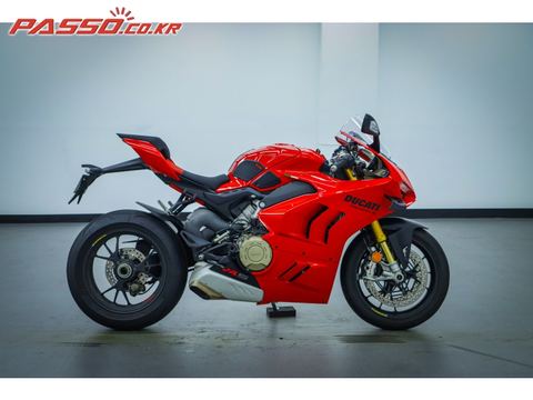 두카티 파니갈레 V4 S 2024년식 벤츠만 S급이 있는게 아닙니다 두가티 S 시리즈 워런티 잔존