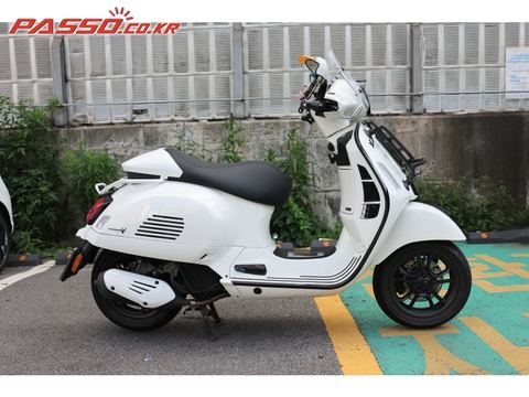 베스파 GTS 125 슈퍼스포츠 2024년식 2024 베스파 GTS125 슈퍼스포츠 판매합니다