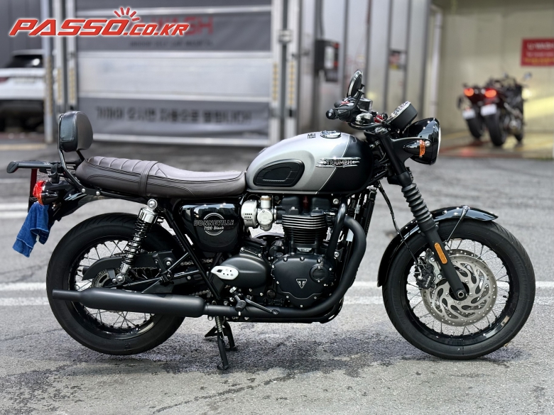 트라이엄프 본네빌 T120 블랙 2026년식 26년식 트라이엄프 본네빌 T120 블랙/그레이 무광 팝니다