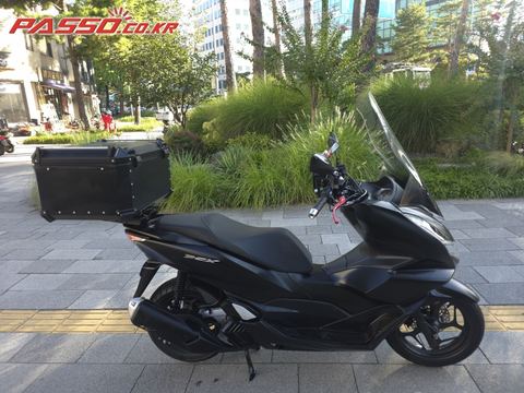혼다 PCX 125 ABS 2022년식 티바이크 2022년 최상급 컨디션 혼다 더뉴PCX125 ABS 블랙 컬러 배달세팅 판매합니다. -카드-대차-할부-