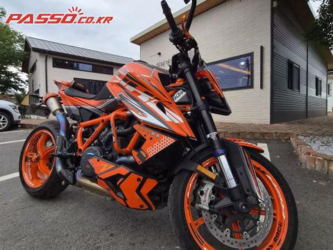 KTM 1290 슈퍼 듀크 R 2022년식 KTM 1290 슈퍼듀크R 분양합니다.