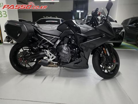 스즈끼 GSX 8 R 2024년식 GSX 8R 2024년식(25년 4월 출고) 풀옵션 무사고 무꿍 14,000km 판매합니다.
